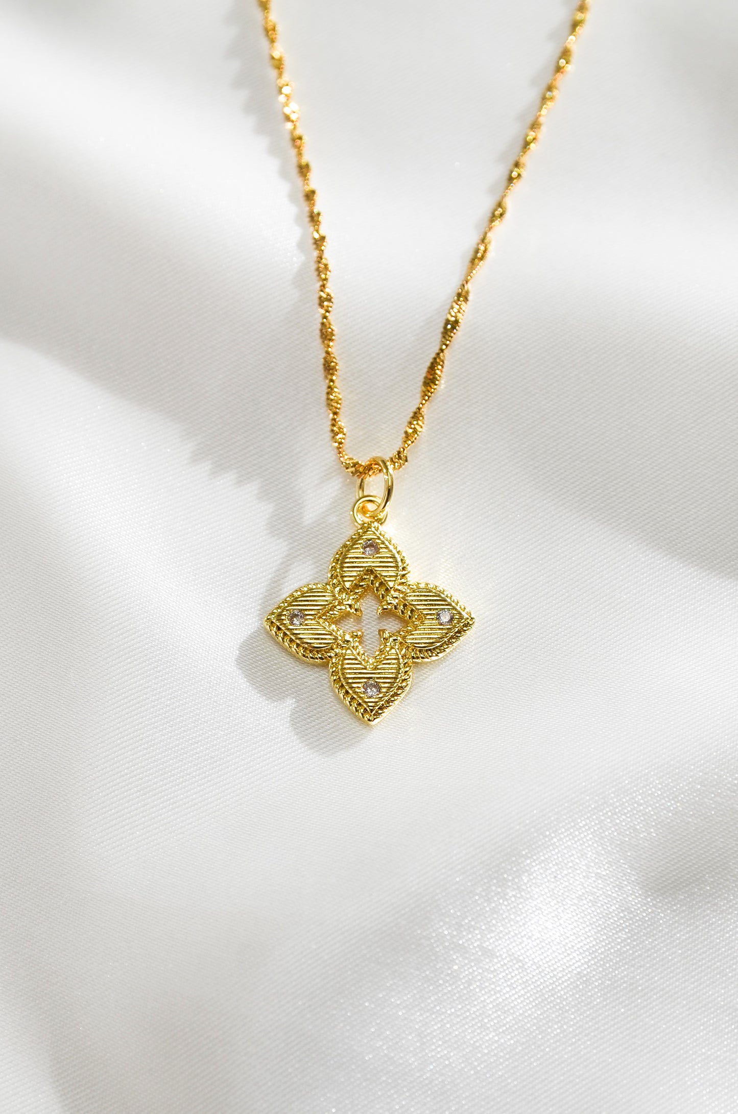 QUATREFOIL LUCKY AGIMAT NECKLACE