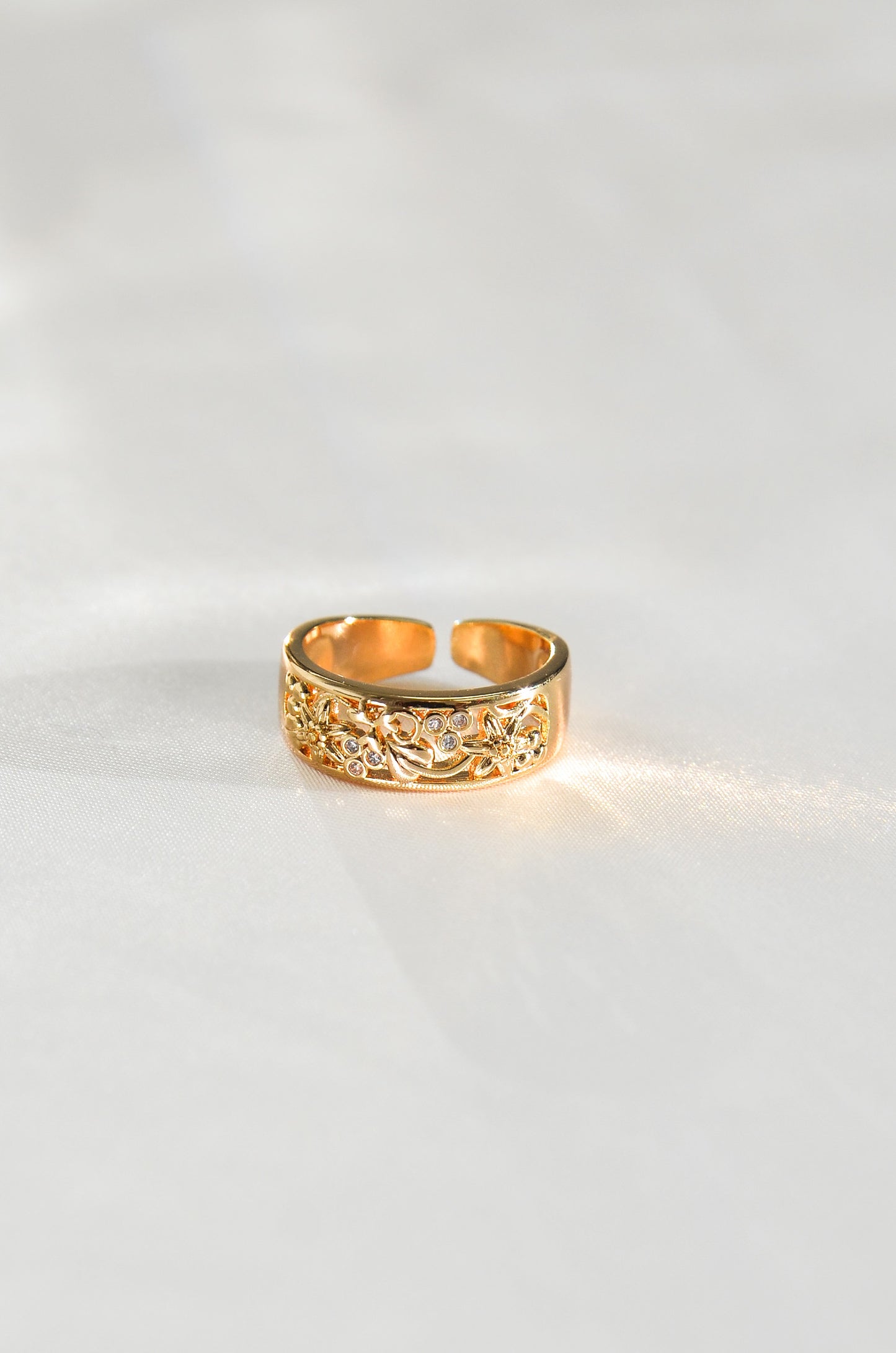 VINTAGE SAMPAGUITA FLOWER RING