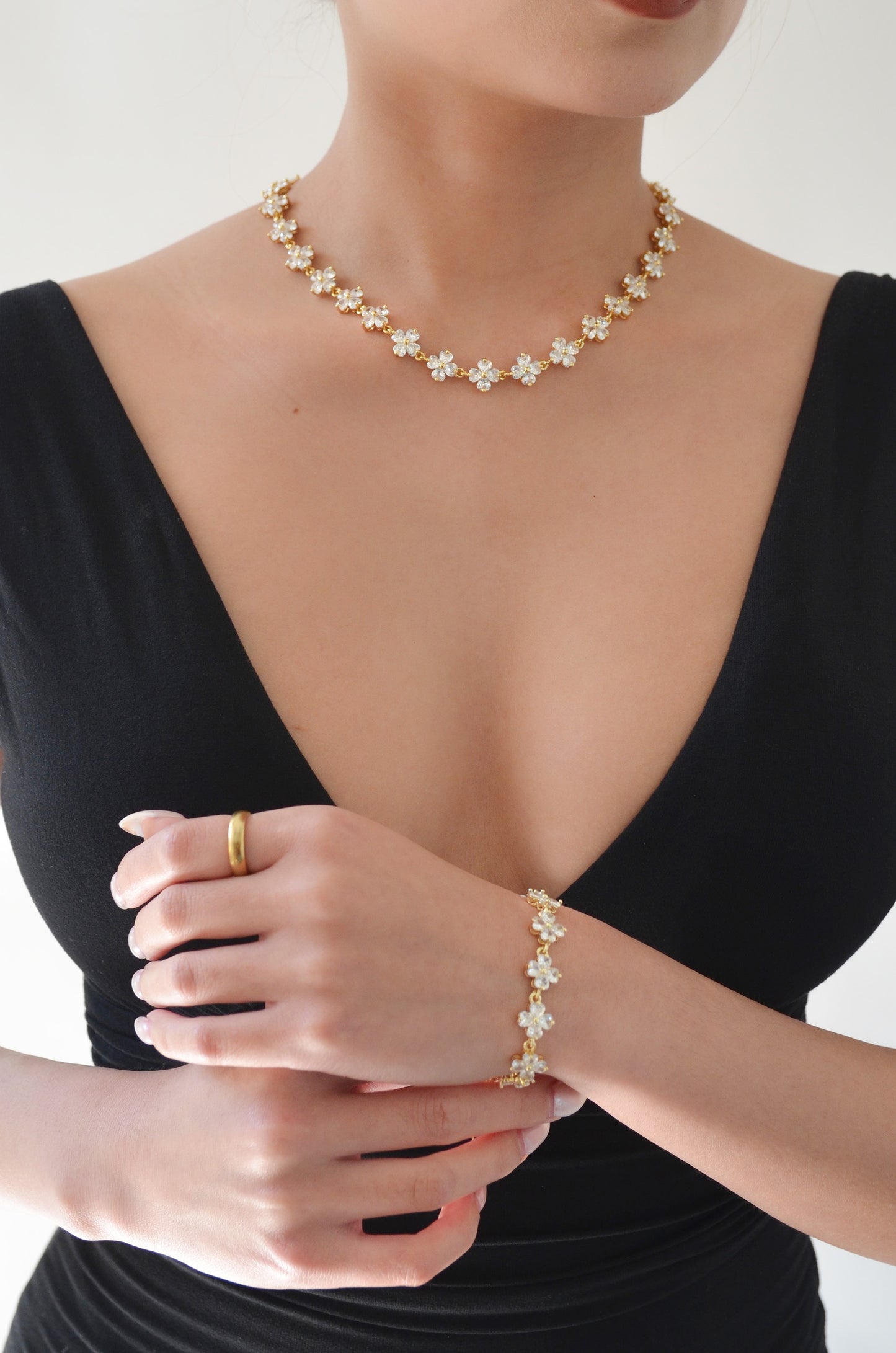 LUCKY CLOVER NECKLACE ( LIMITED TIME ONLY)