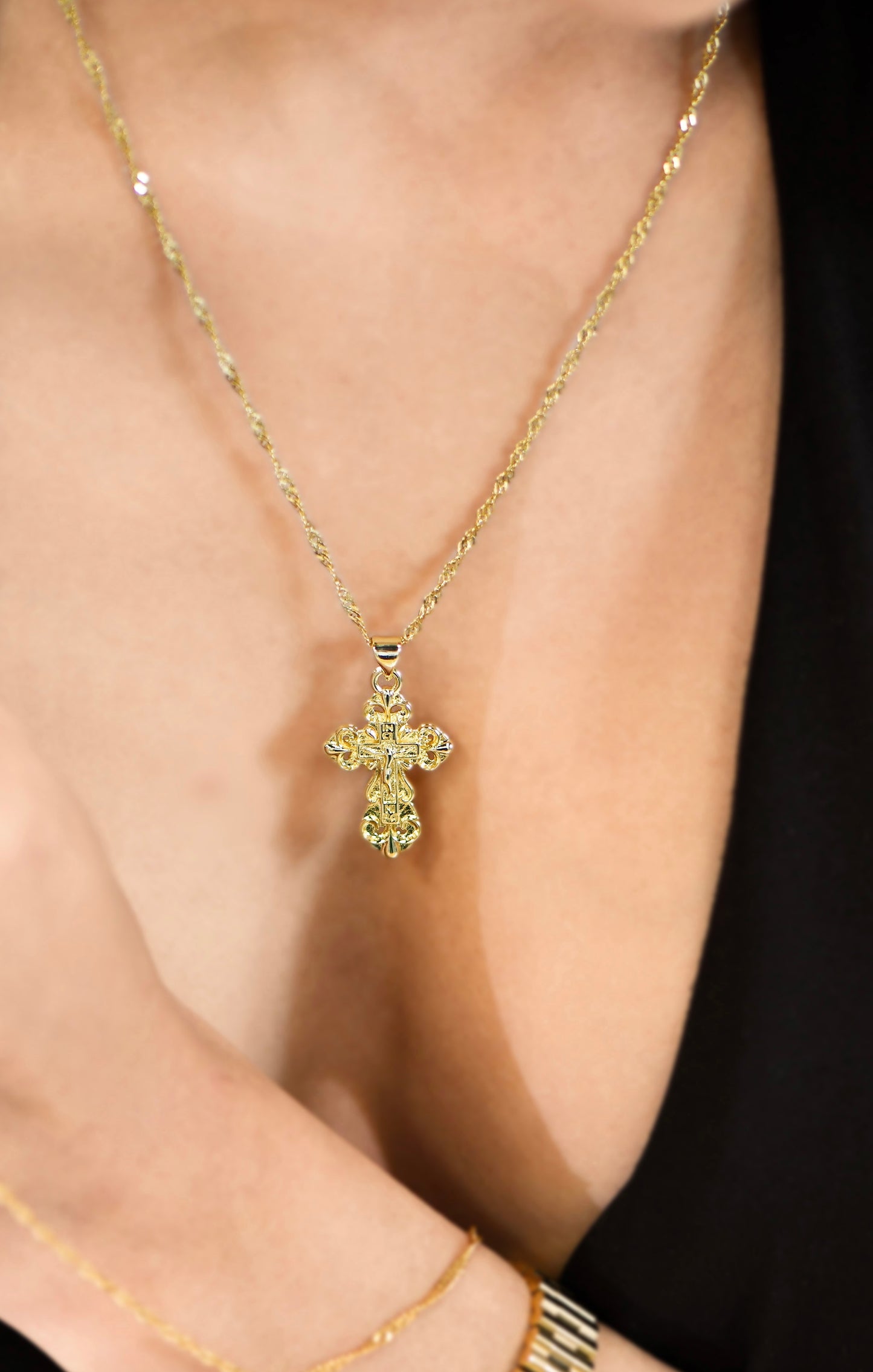 PALAWAN CROSS NECKLACE