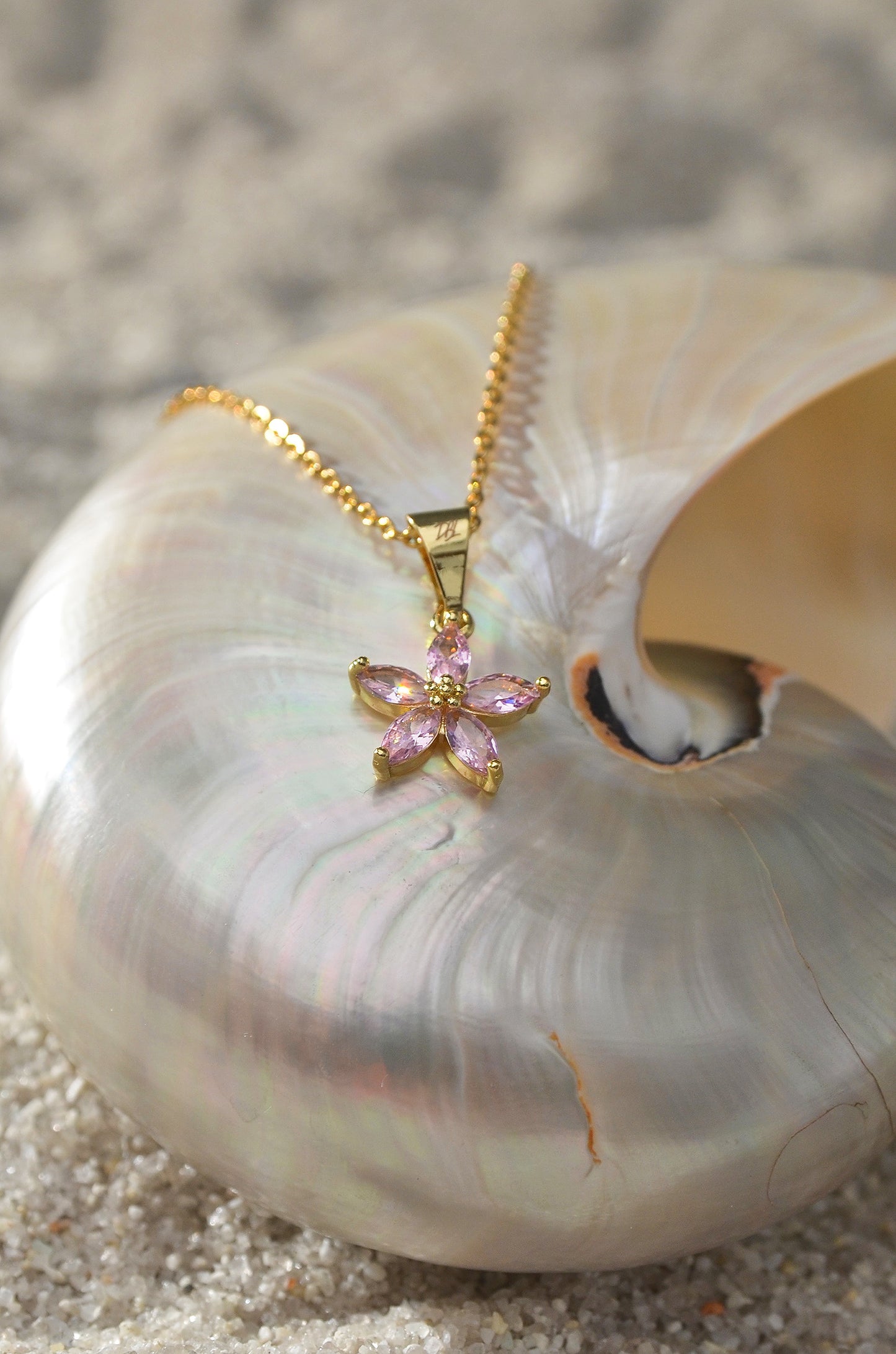 SEA FLOWER NECKLACE