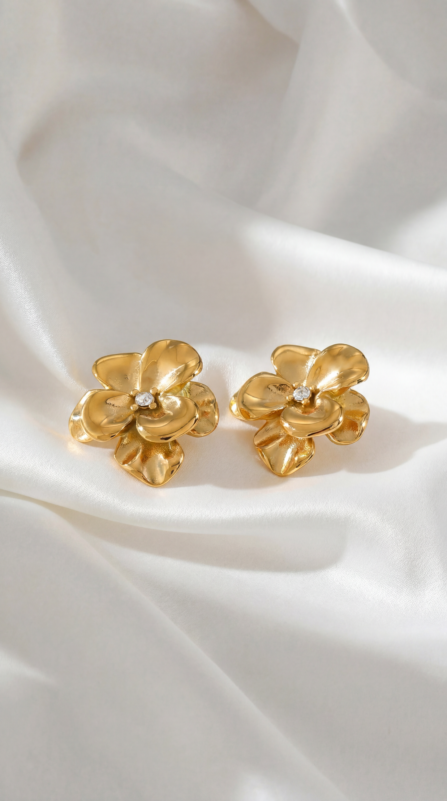 GOLDEN SAMPAGUITA FLOWER EARRINGS