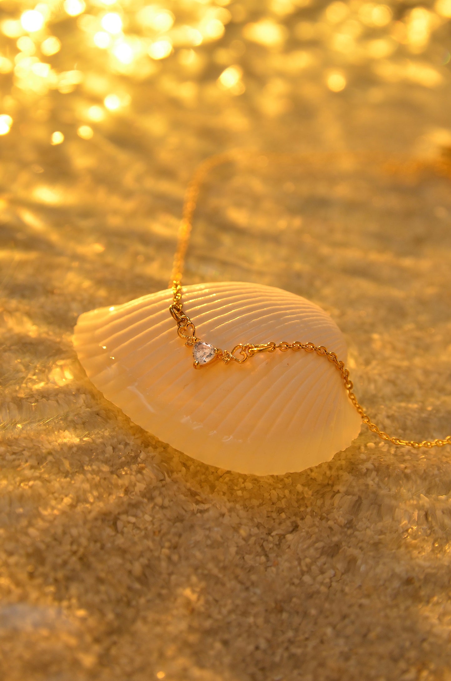 DAINTY HEART NECKLACE