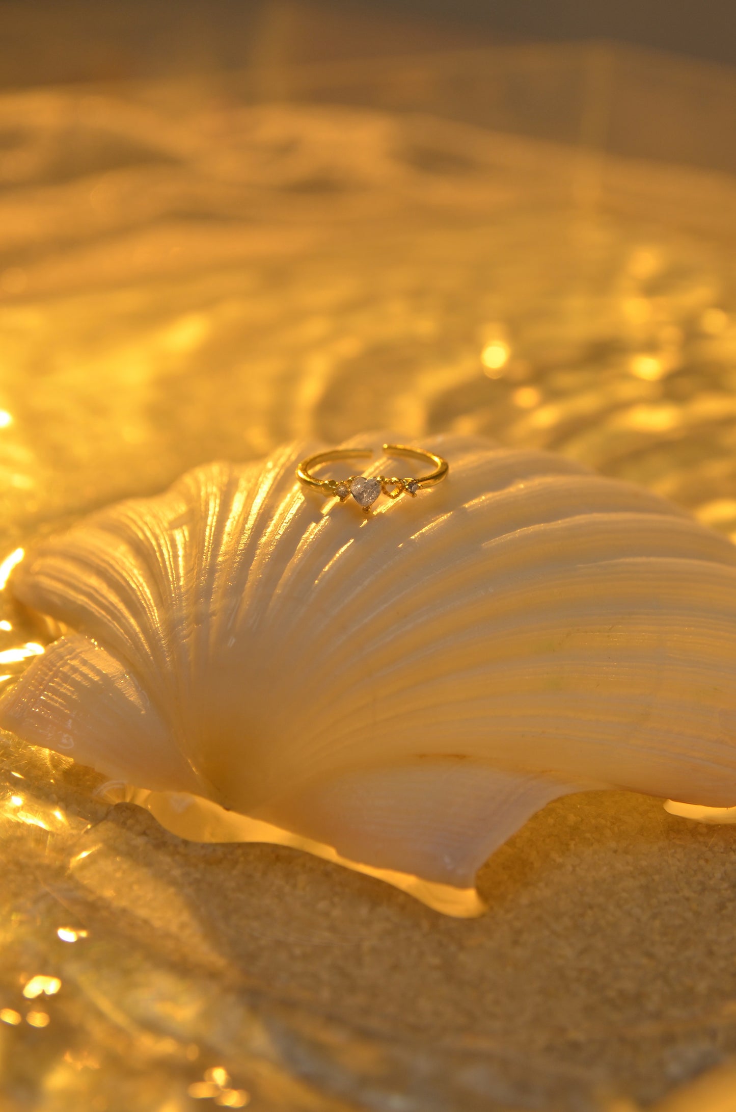 AMOR RING