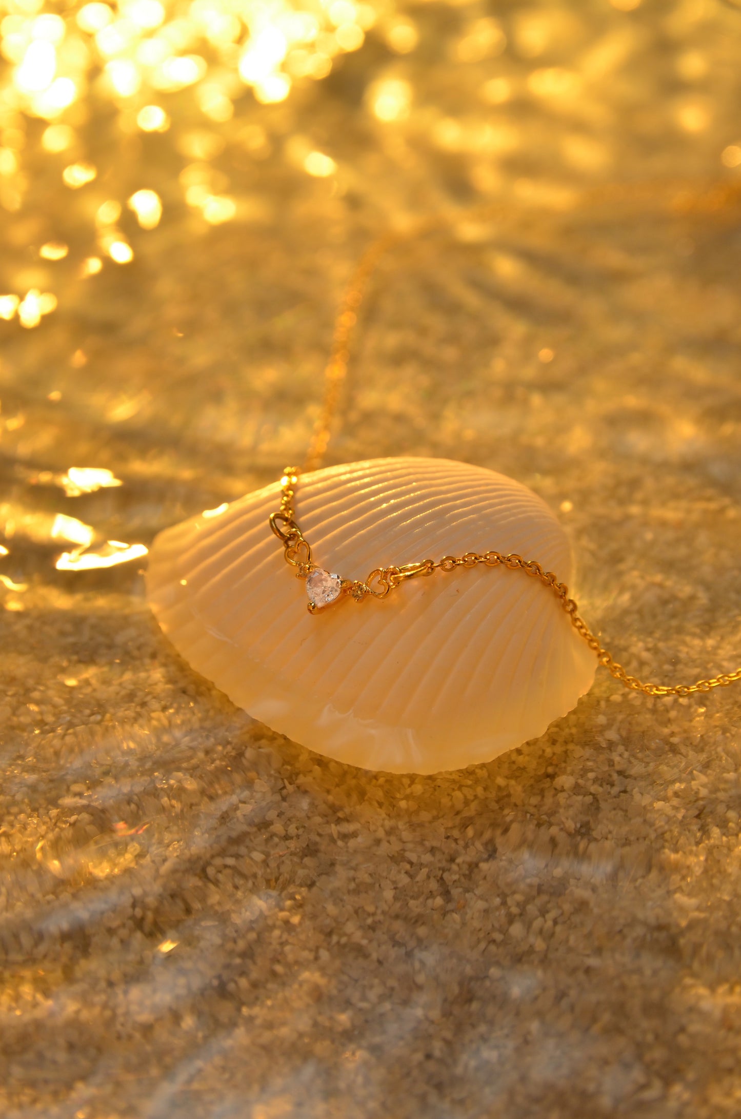 DAINTY HEART NECKLACE
