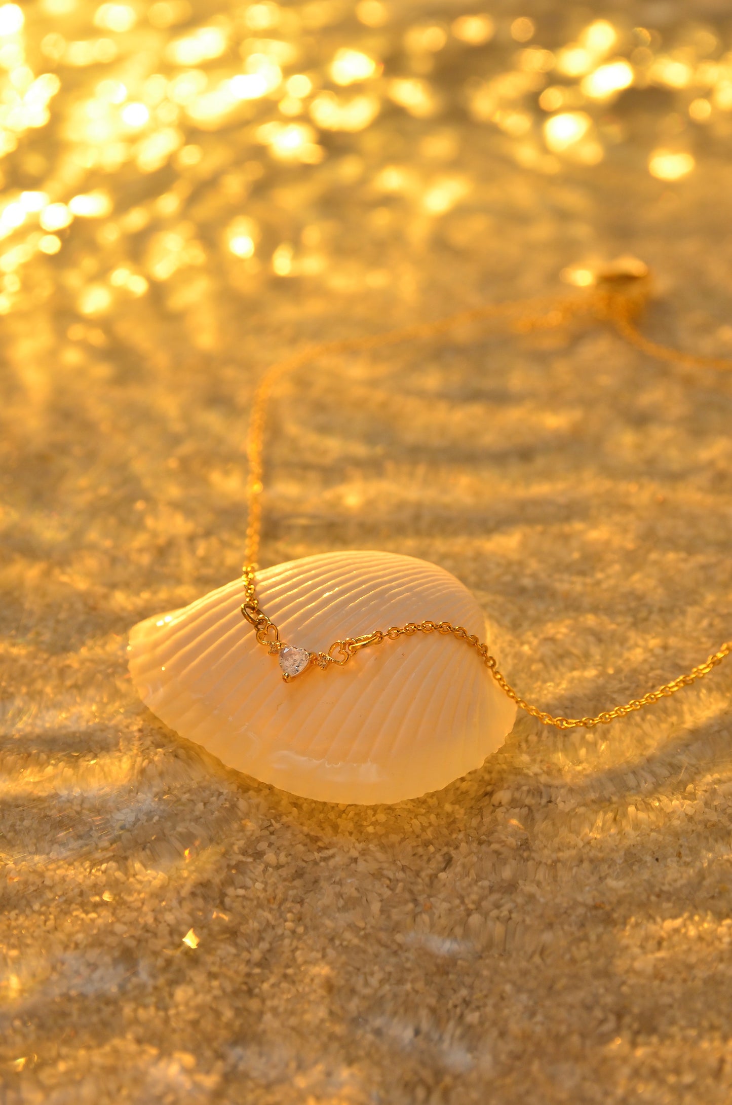 DAINTY HEART NECKLACE