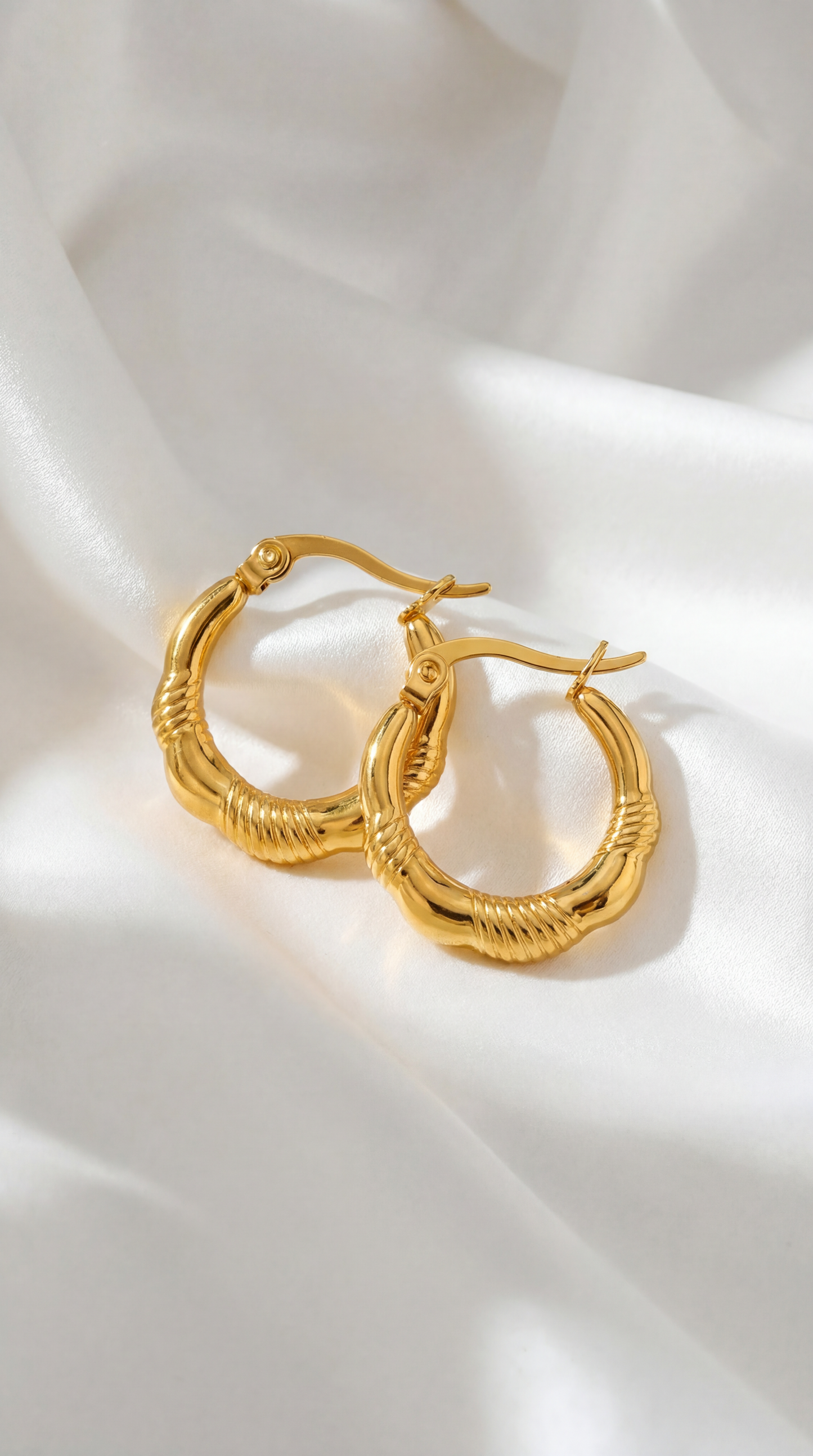 MAGANDA DAINTY HOOP EARRINGS