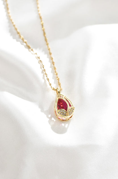 GARNET ROSE NECKLACE
