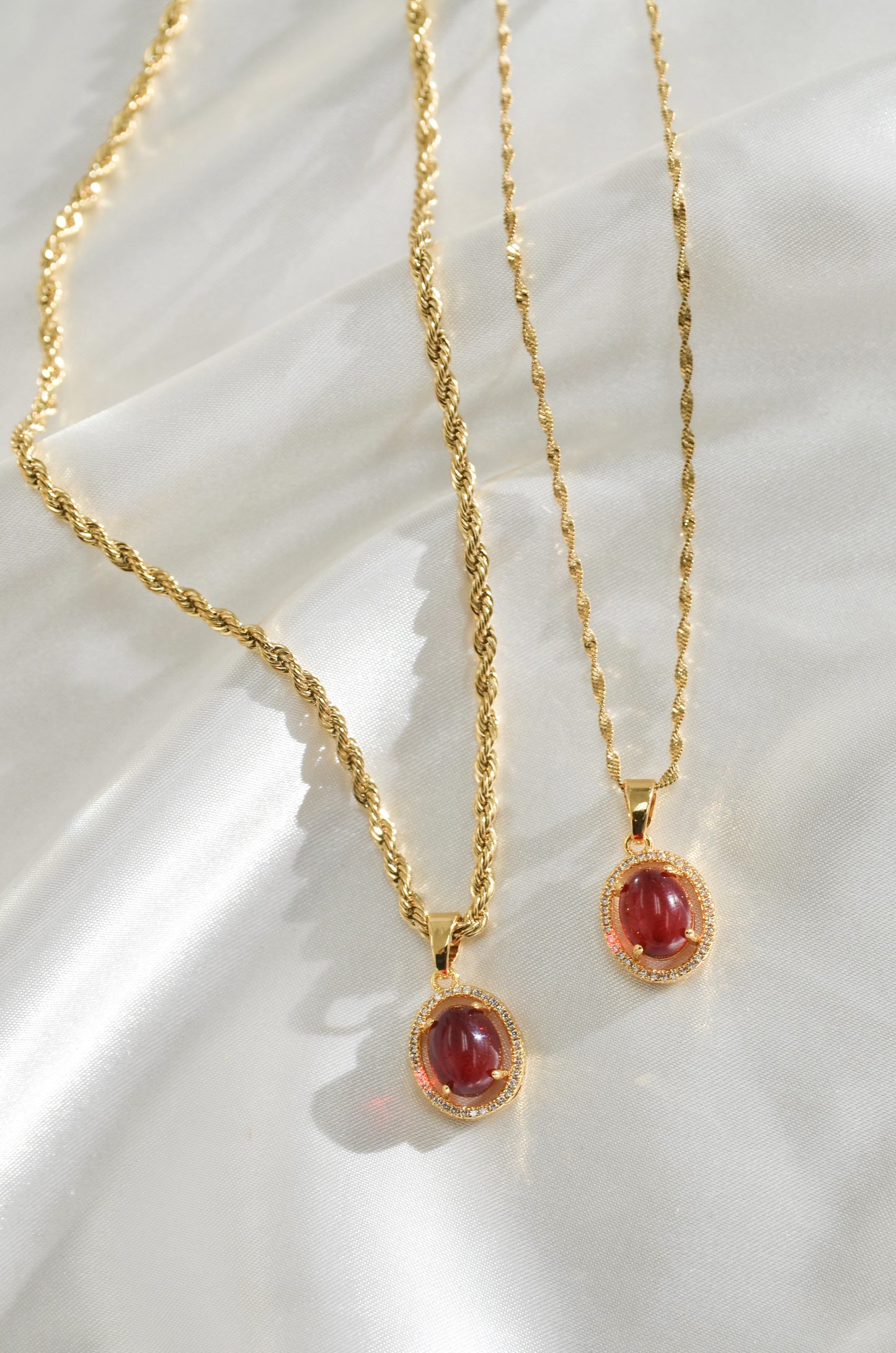 CARNELIAN CRYSTAL PENDANT NECKLACE