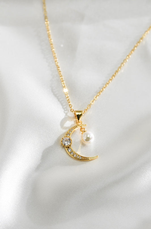 BUWAN MOON PEARL NECKLACE