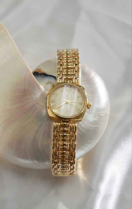 LIV GOLDEN VINTAGE WATCH