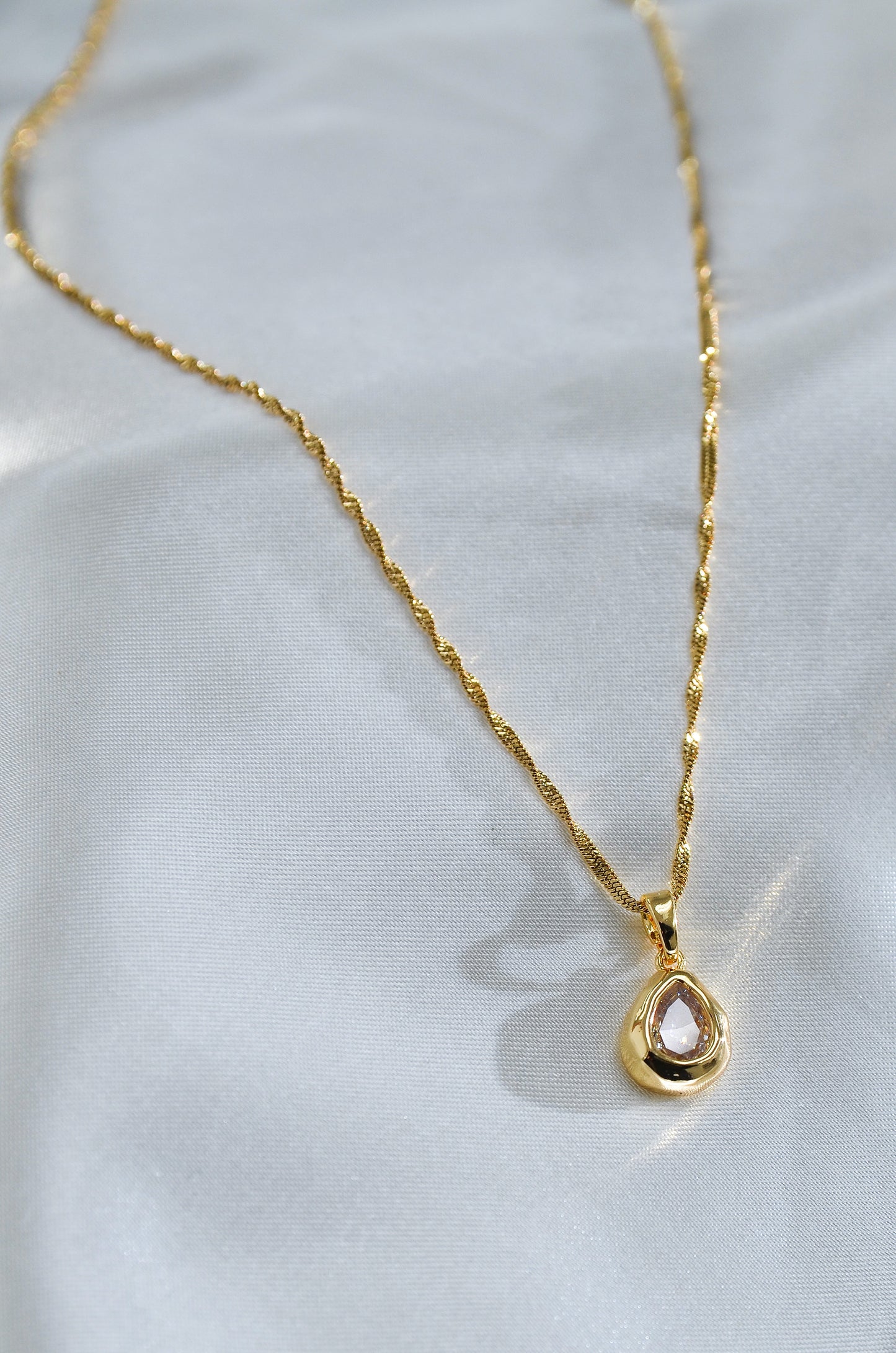 LUCKY DIAMOND DROP NECKLACE