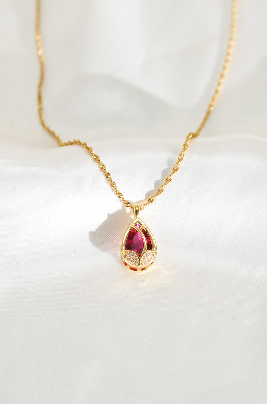GARNET ROSE NECKLACE