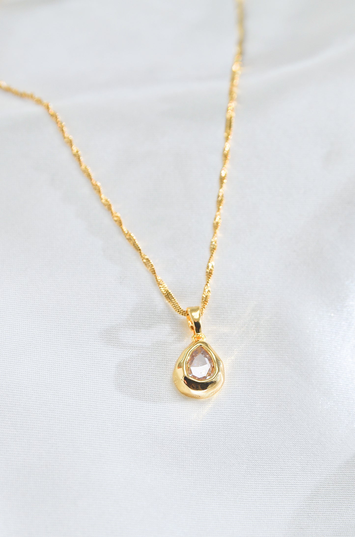 LUCKY DIAMOND DROP NECKLACE