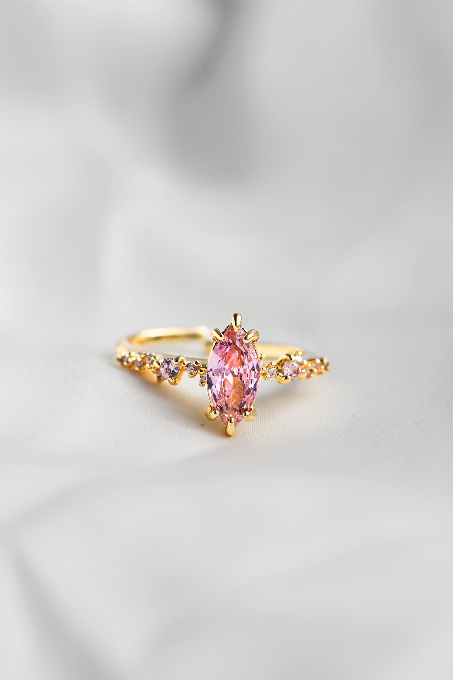 AGIMAT ROSE QUARTZ RING