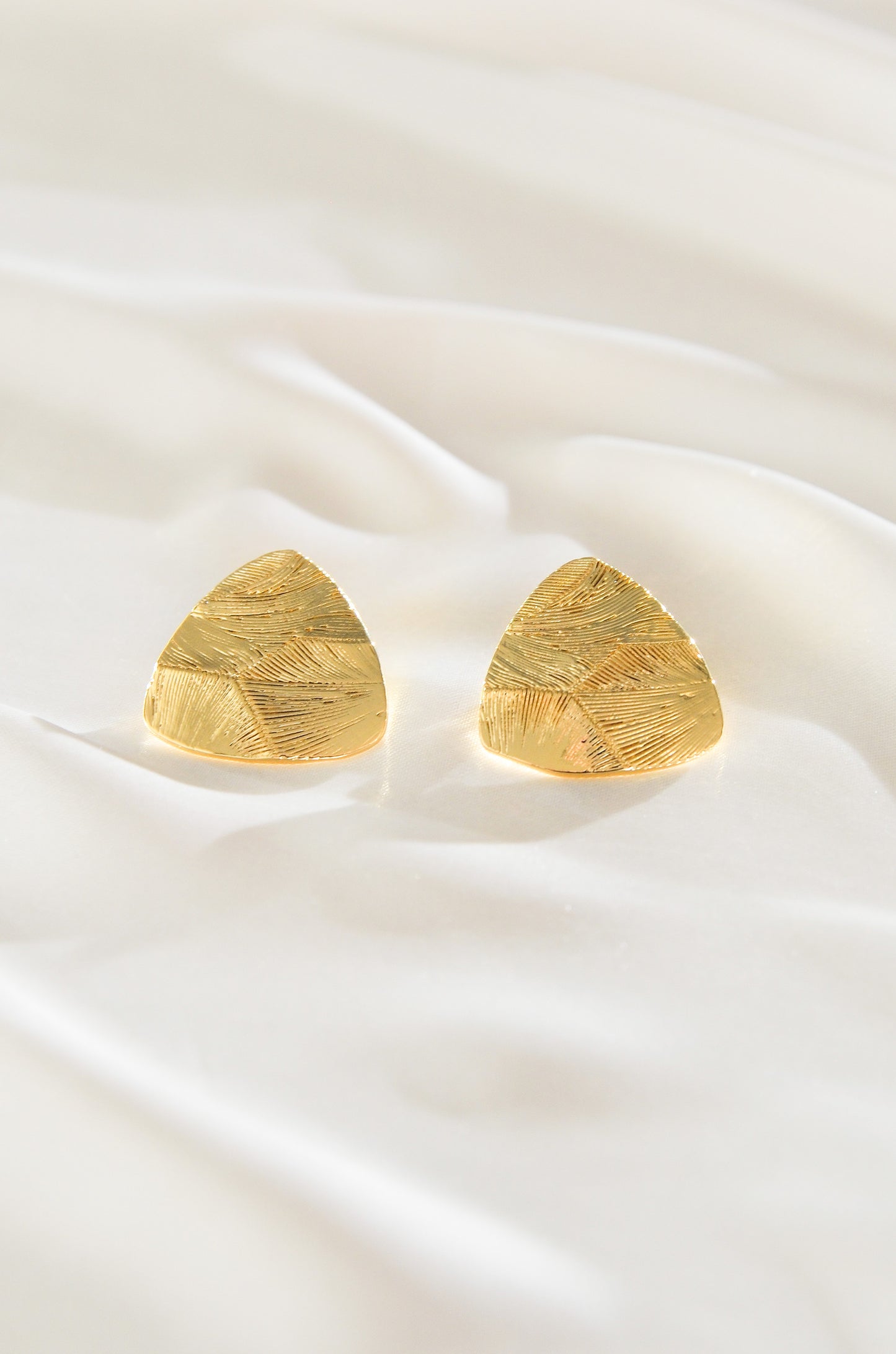 YEMA TRIANGLE EARRINGS