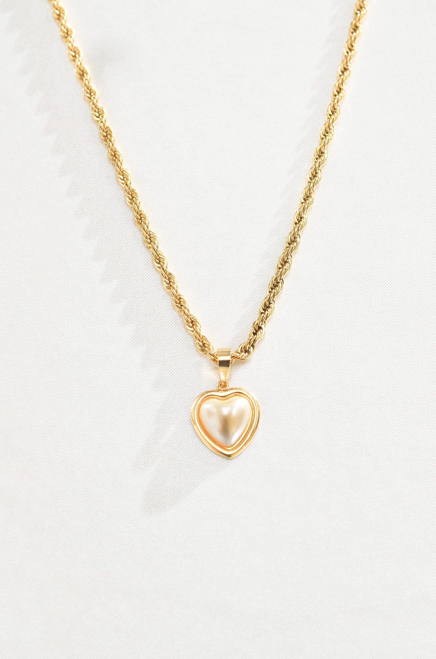 PEARL HEART NECKLACE