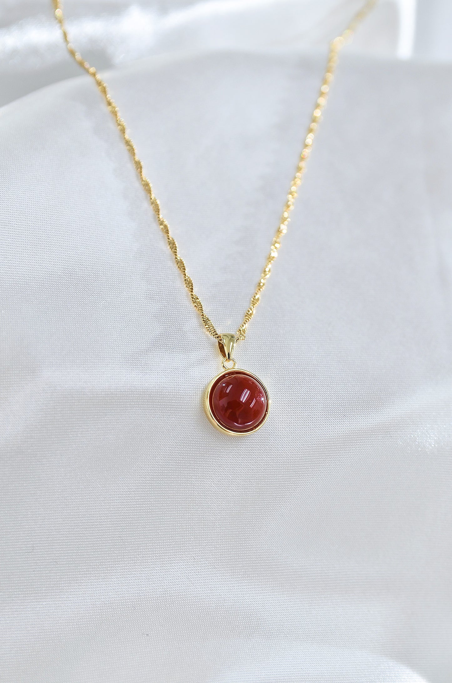 CLASSIC CARNELIAN NECKLACE