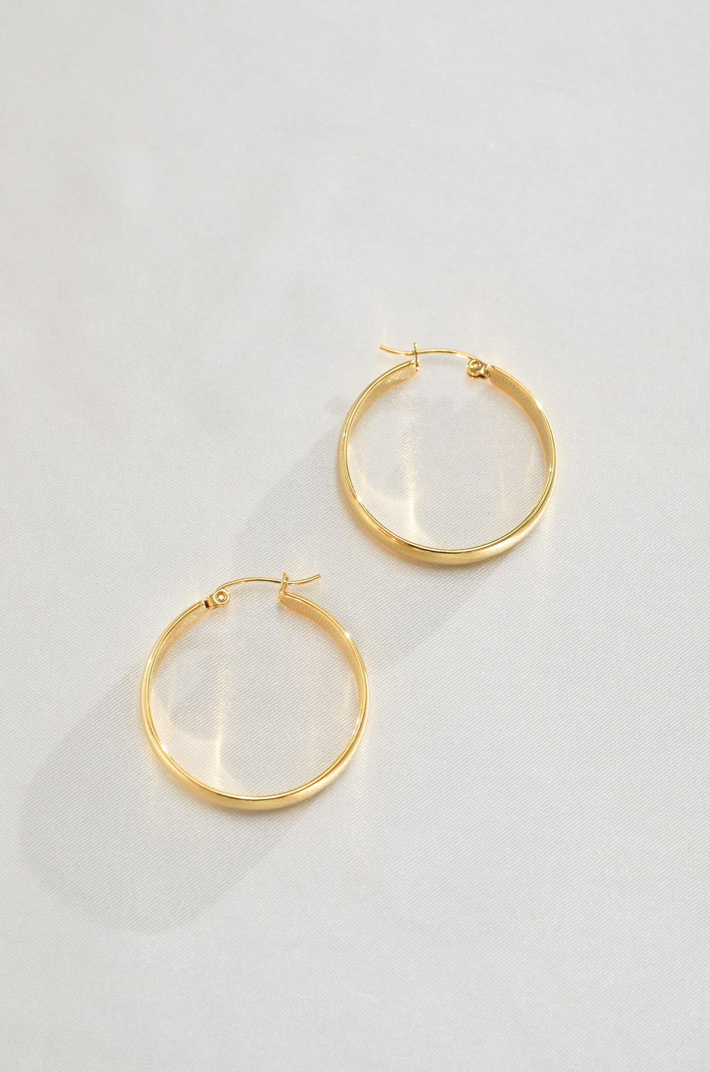 CLASSIC LATCH HOOP EARRINGS