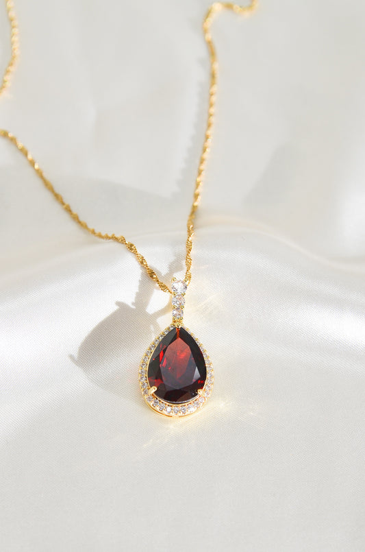 VINTAGE GARNET DIAMOND TEARDROP NECKLACE