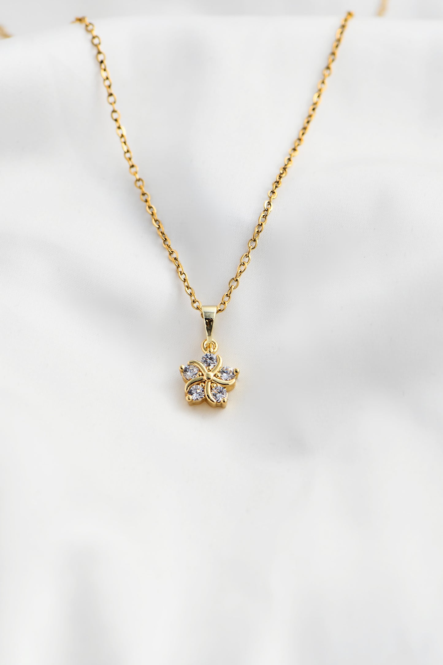 HEALING FLOWER NECKLACE