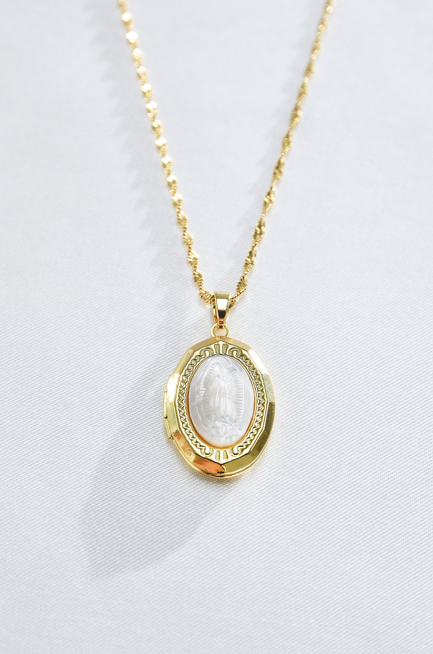 VINTAGE PEARL VIRGIN MARY LOCKET NECKLACE