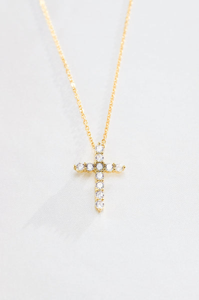 Crystal_Cross_Necklace_grande.