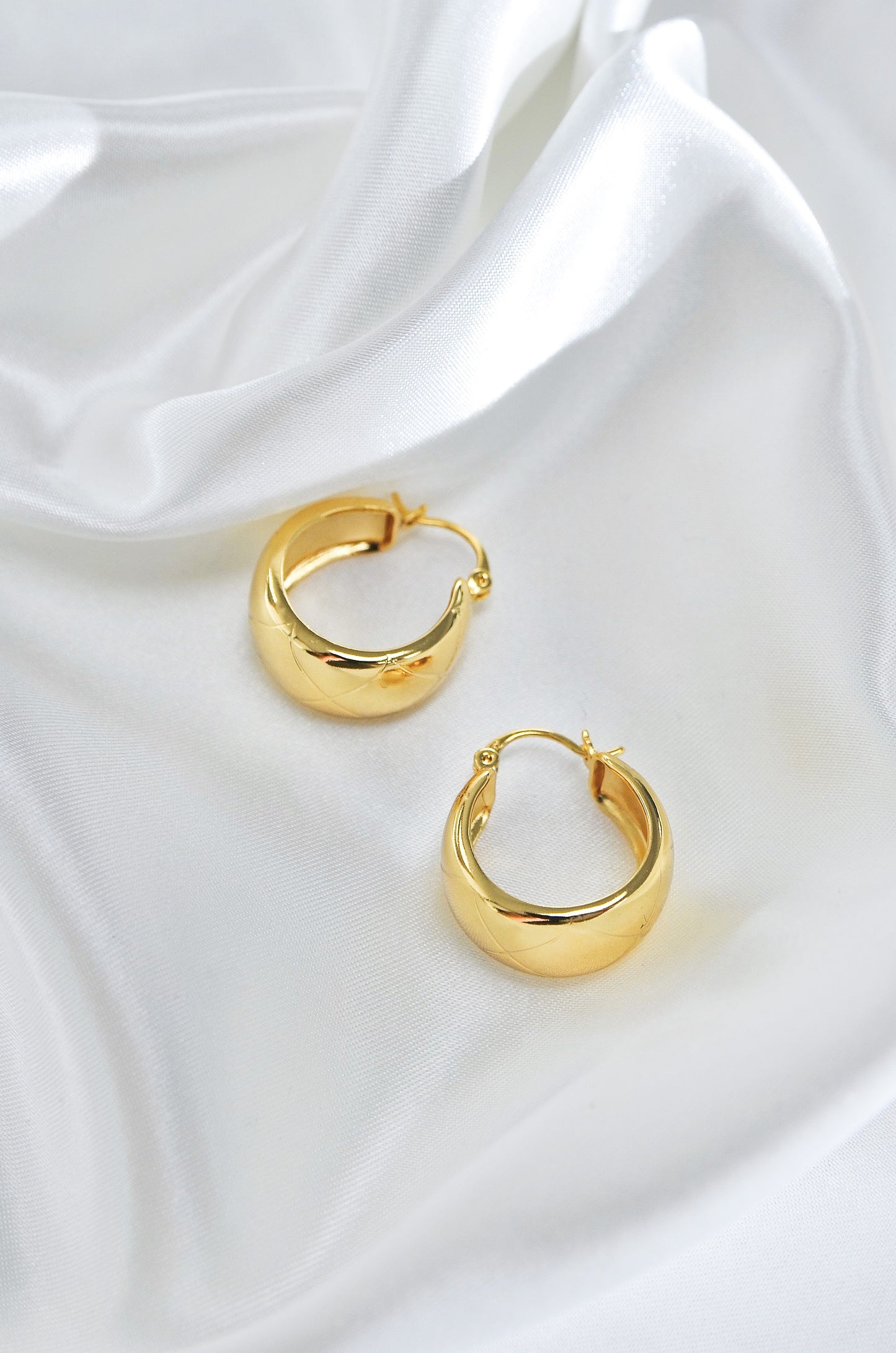 CLASSIC DOME HOOP EARRINGS