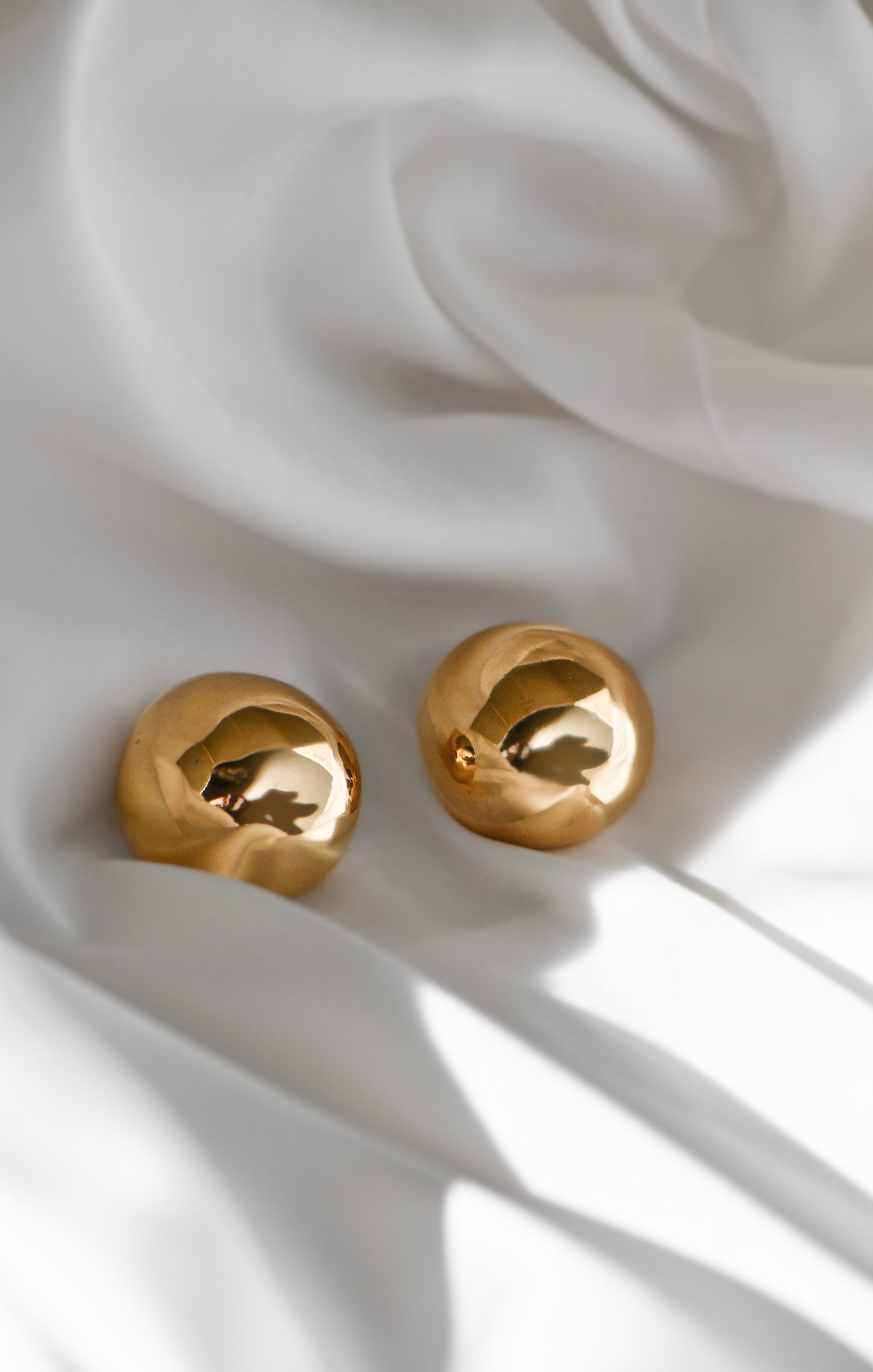 GINTO LUXURY DOME EARRINGS