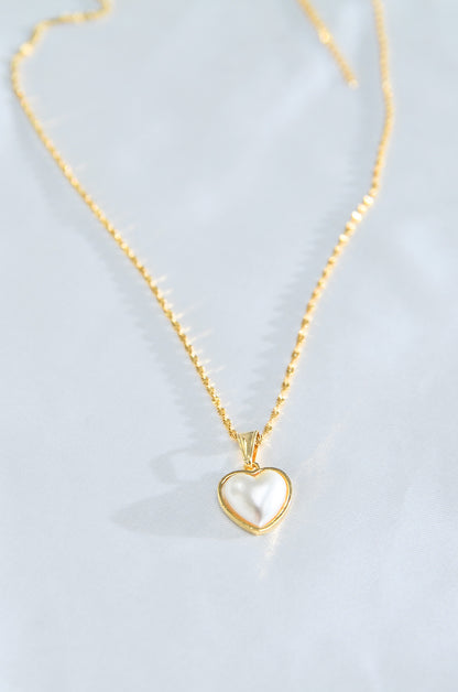 PERLA HEART NECKLACE