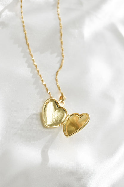 GOLD FILLED HEART LOCKET