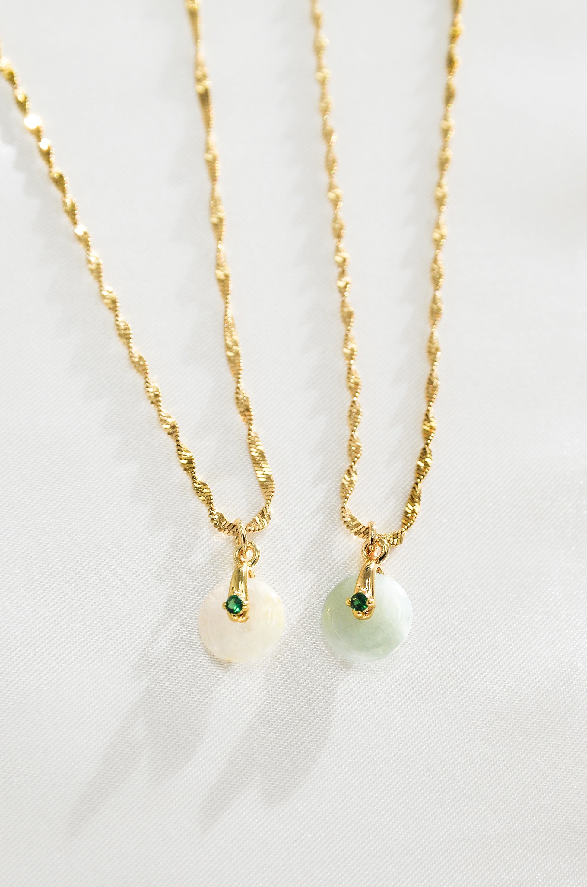DAINTY EMERALD JADE NECKLACE