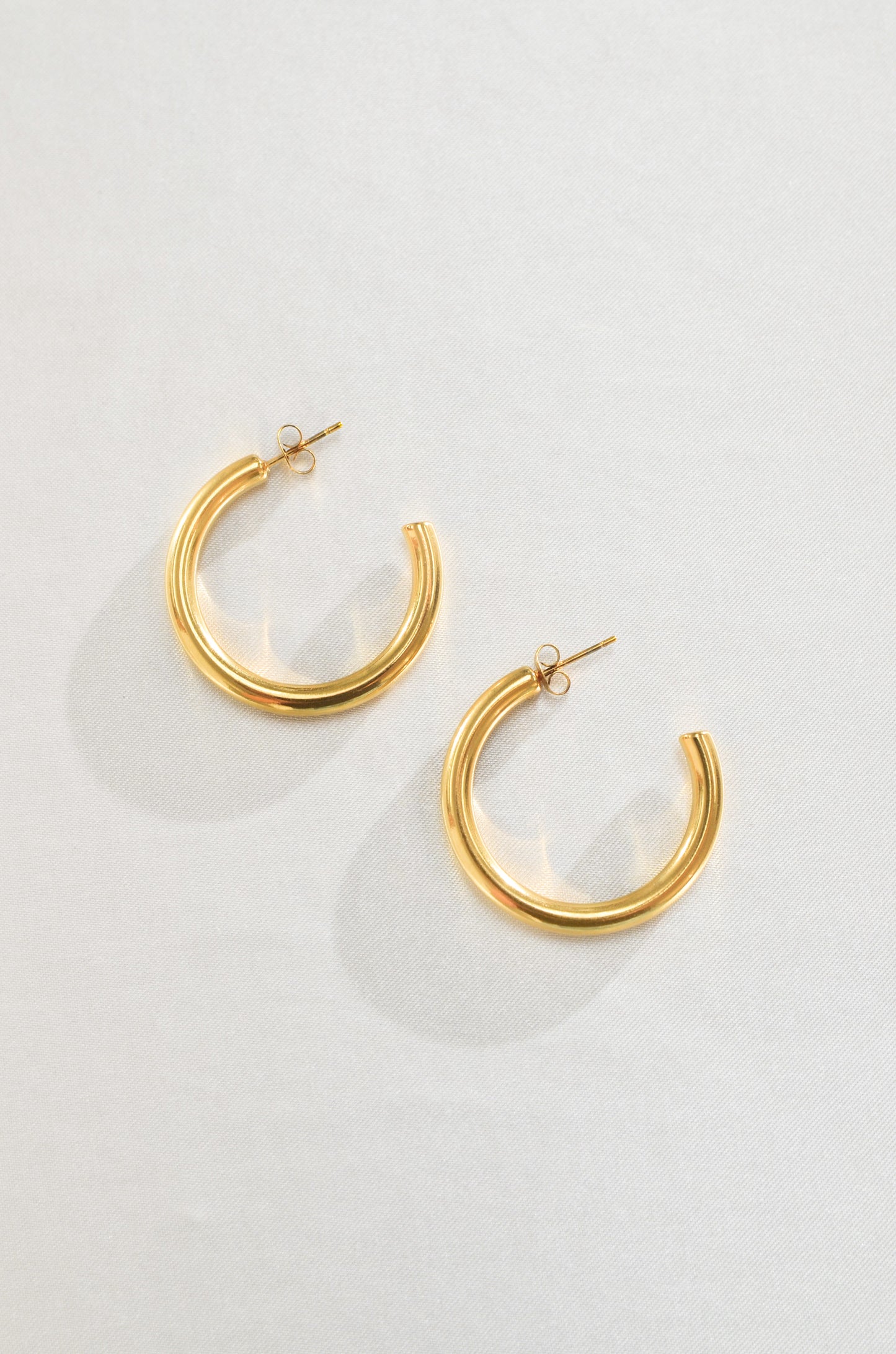 WATERSAFE GOLD HOOP EARRINGS