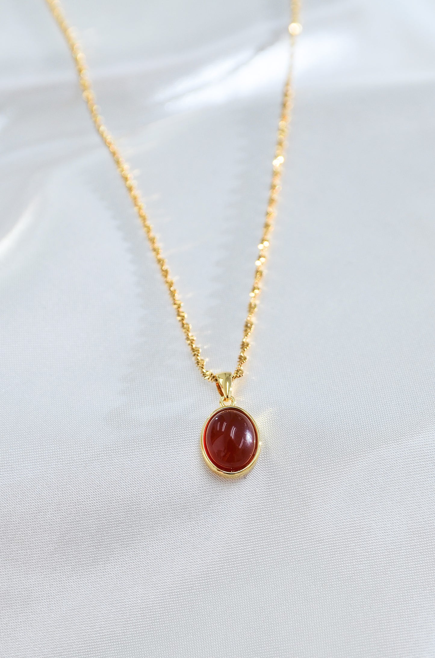 CLASSIC CARNELIAN NECKLACE