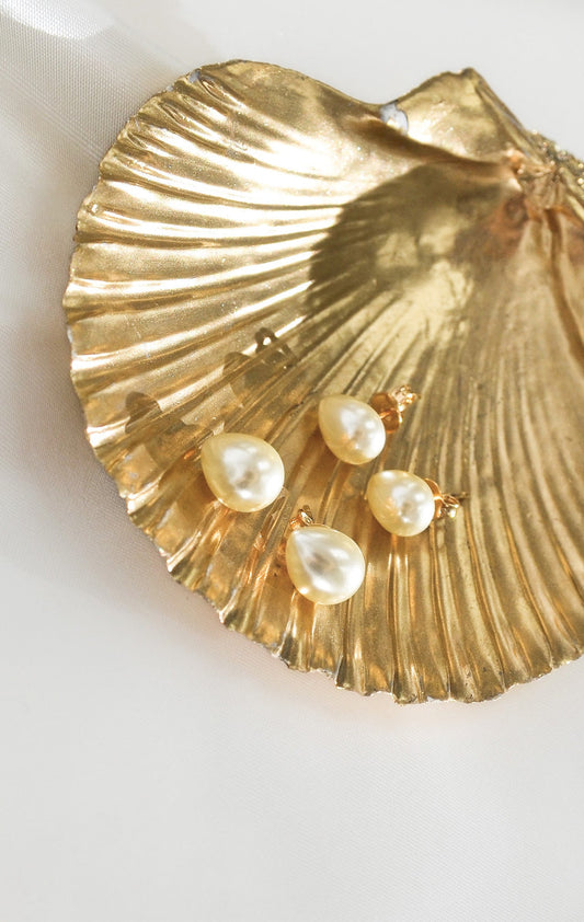 DAINTY PEARL EARRINGS