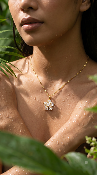 HIBISCUS SPINNING NECKLACE