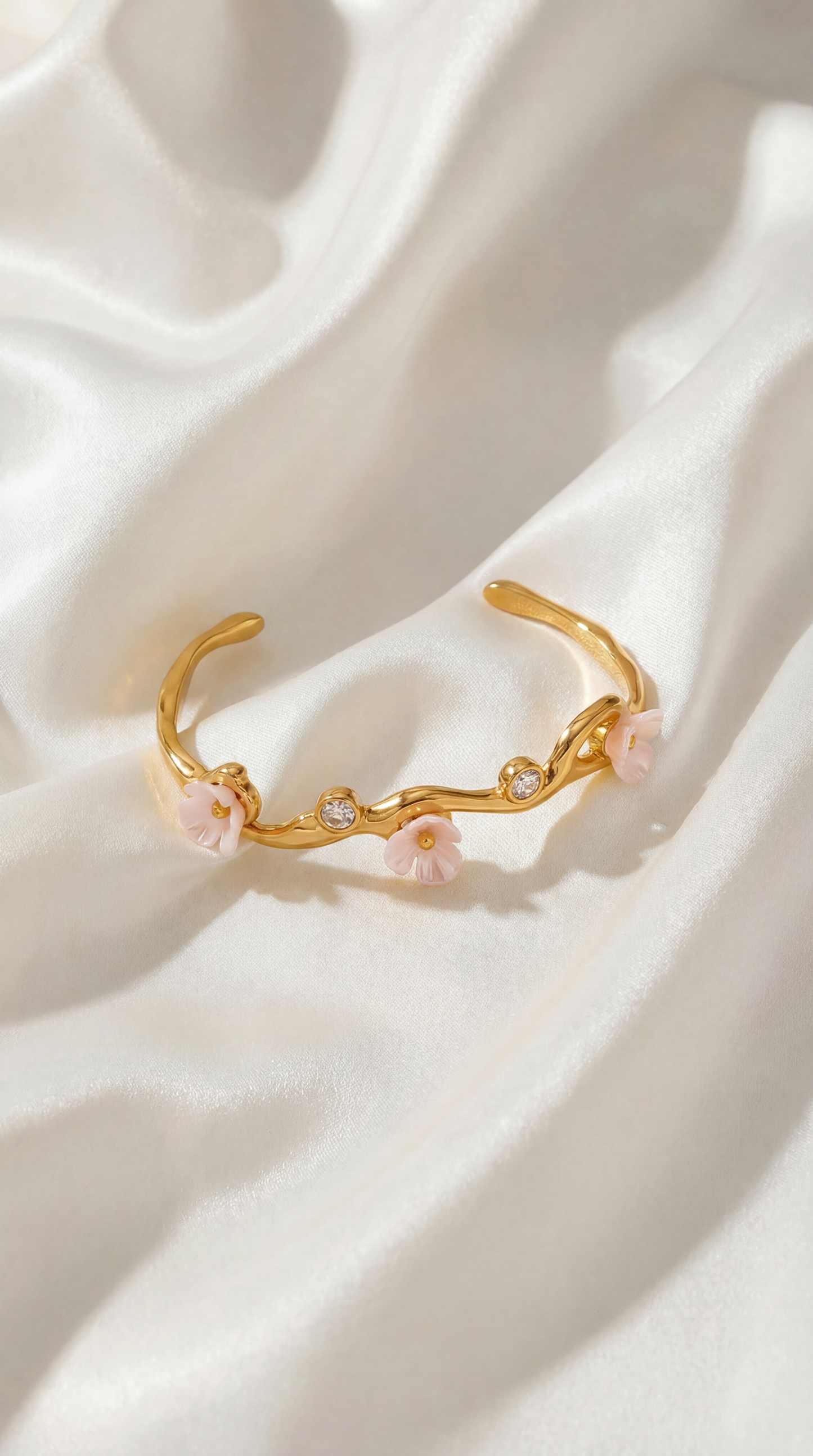 BLOOMING SAMPAGUITA BANGLE