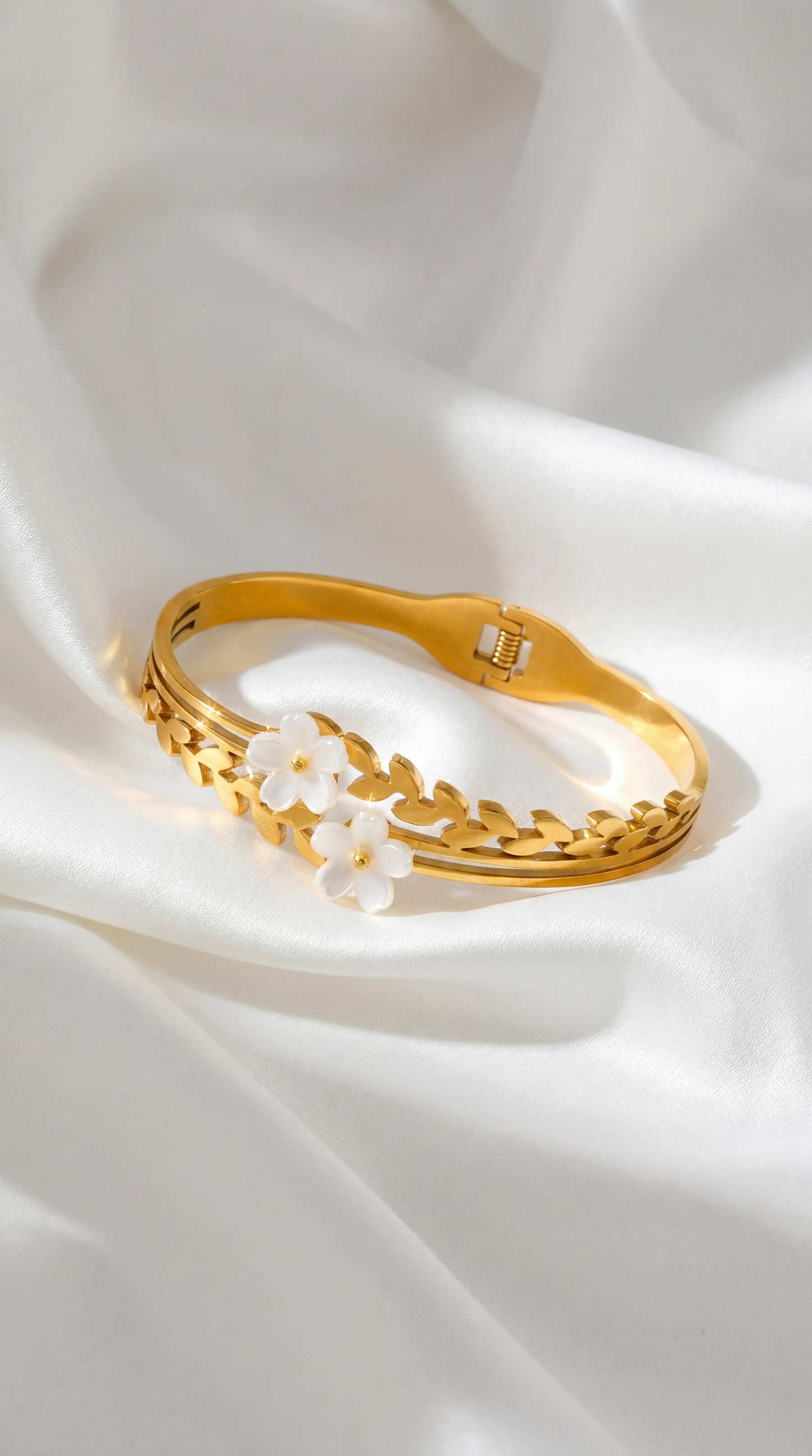 SAMPAGUITA FLOWER BANGLE BRACELET