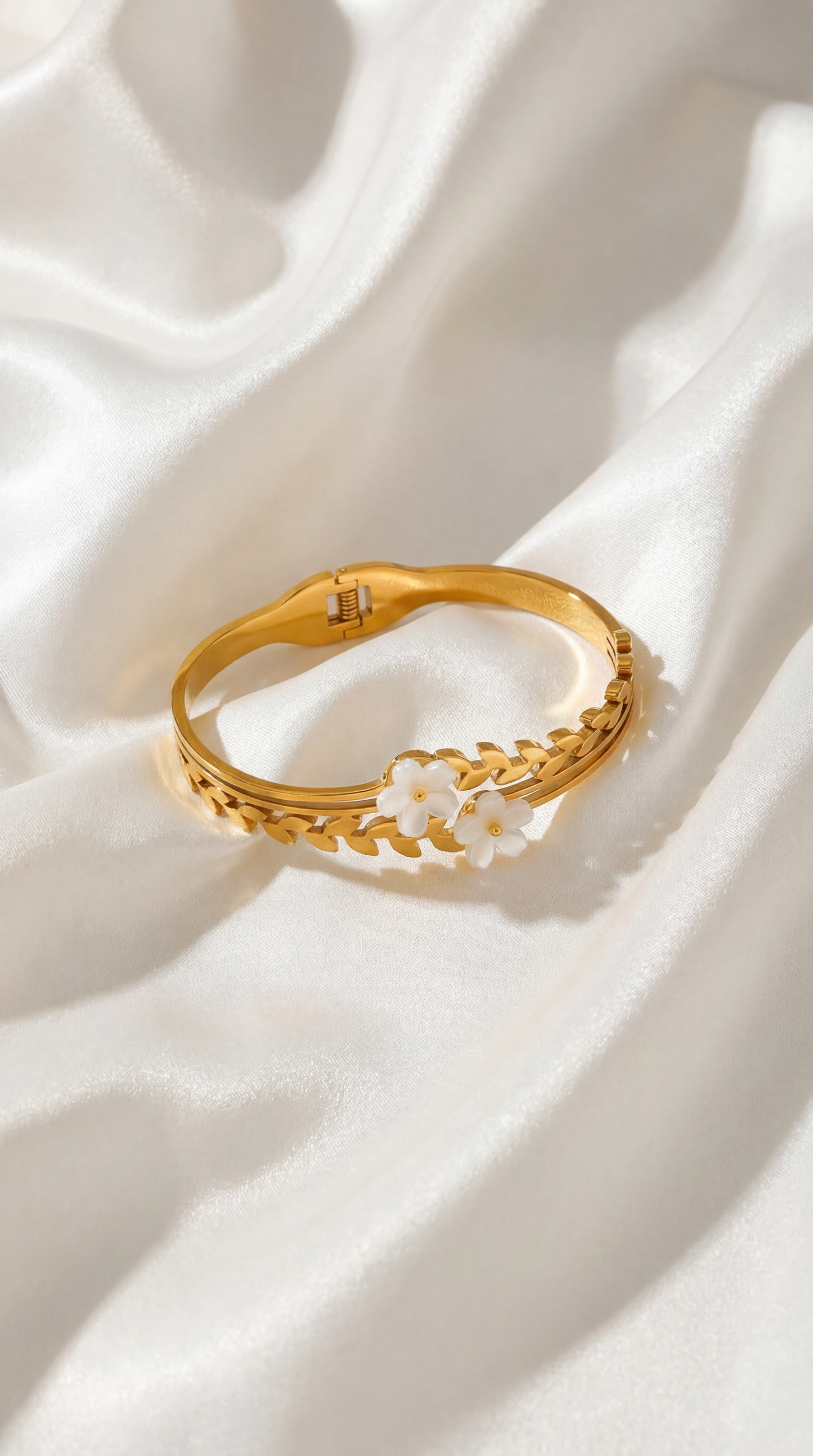SAMPAGUITA FLOWER BANGLE BRACELET