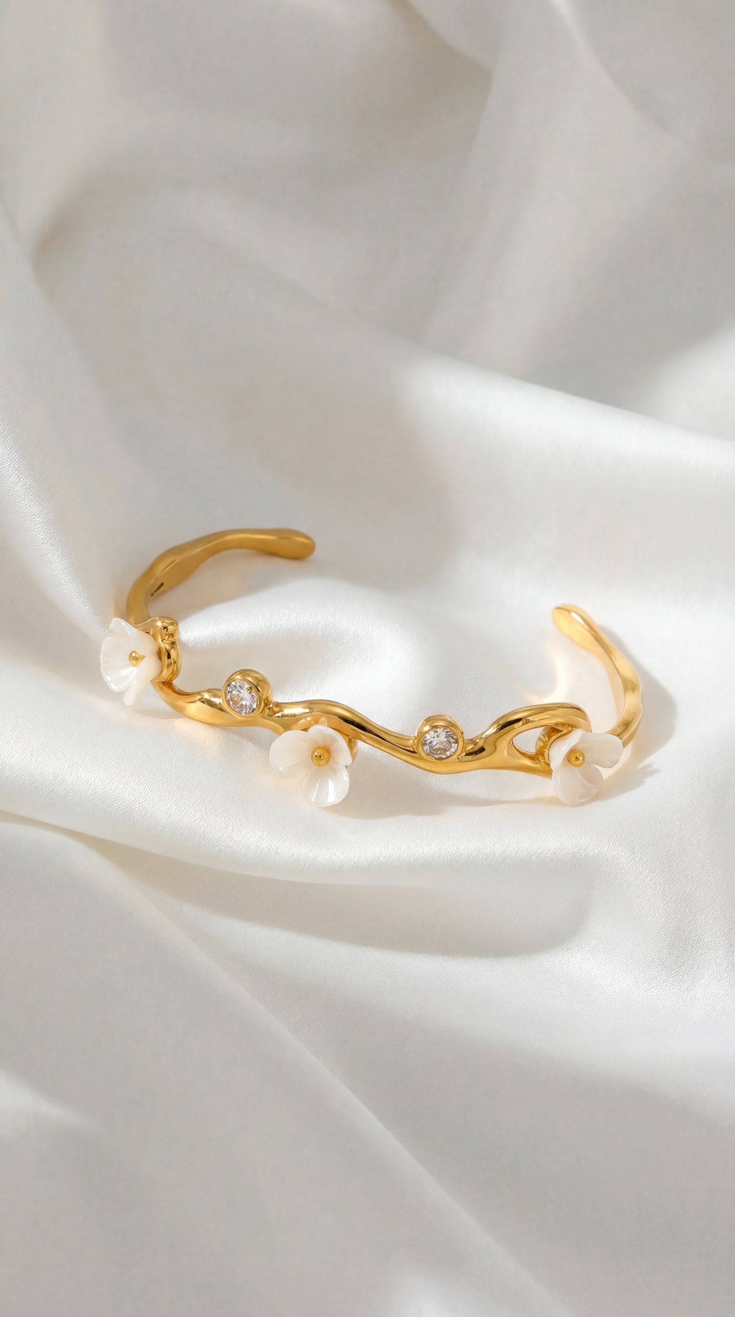 BLOOMING SAMPAGUITA BANGLE